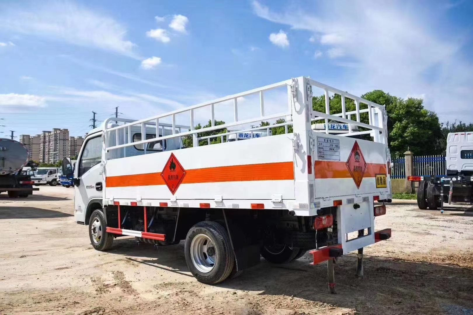 躍進(jìn)國(guó)六柴油氣瓶運(yùn)輸車(chē)