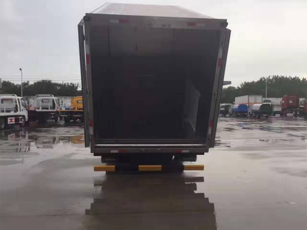 東風(fēng)多利卡D6動(dòng)物無害化處理車