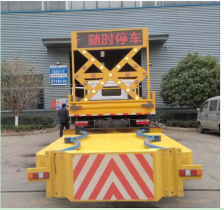 東風(fēng) D9防撞緩沖車(chē)