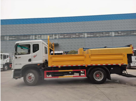 東風(fēng) D9防撞緩沖車(chē)